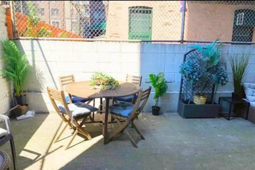 Discover A 3br Oasis Private Patio 20 Min To Times Square L Tuscano I Casa vacanze New York